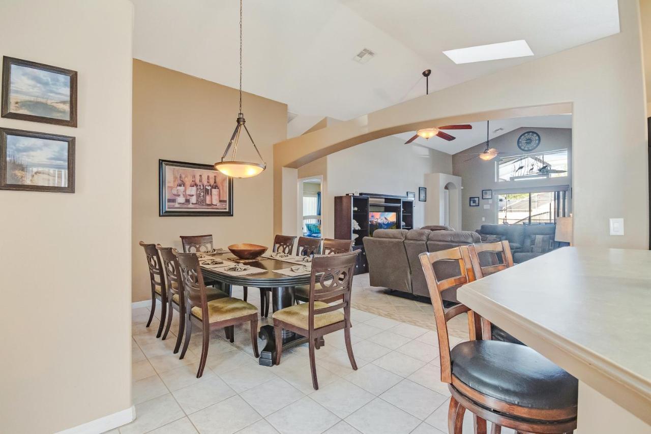 Two Master Bedrooms Pool Home Private Yard オーランド エクステリア 写真