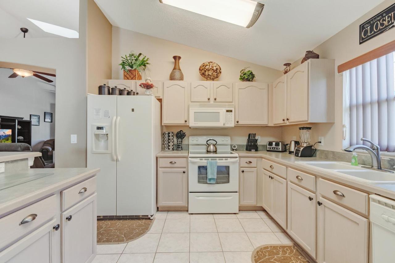 Two Master Bedrooms Pool Home Private Yard オーランド エクステリア 写真