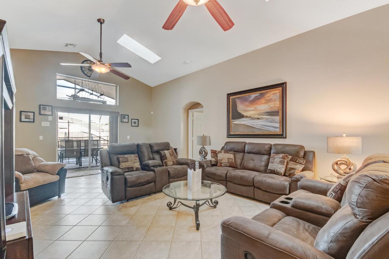 Two Master Bedrooms Pool Home Private Yard オーランド エクステリア 写真