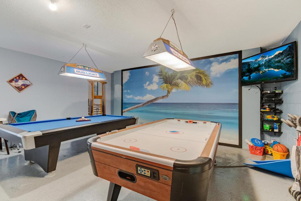 Two Master Bedrooms Pool Home Private Yard オーランド エクステリア 写真